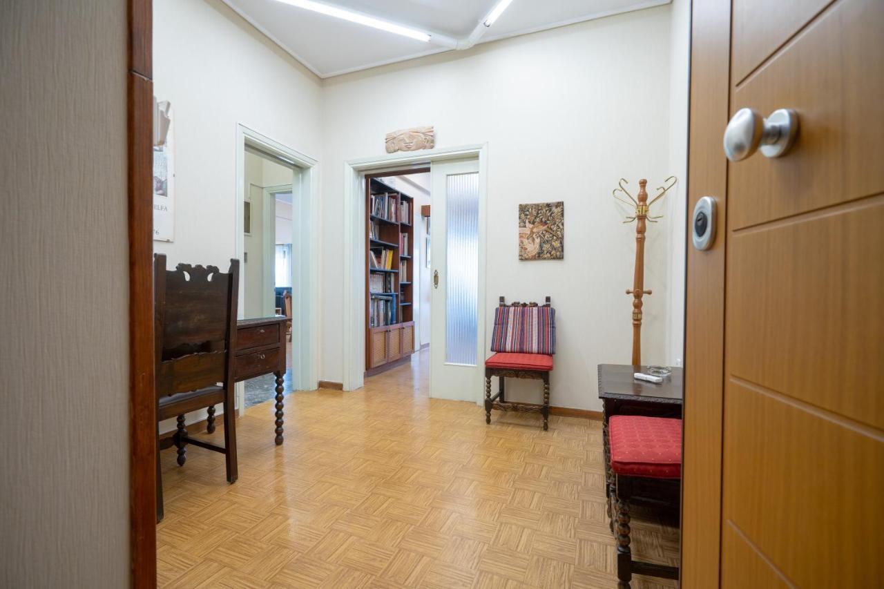 Syntagma Square 1 Bedrm 4 Persons Apartment By Mps 아테네 외부 사진